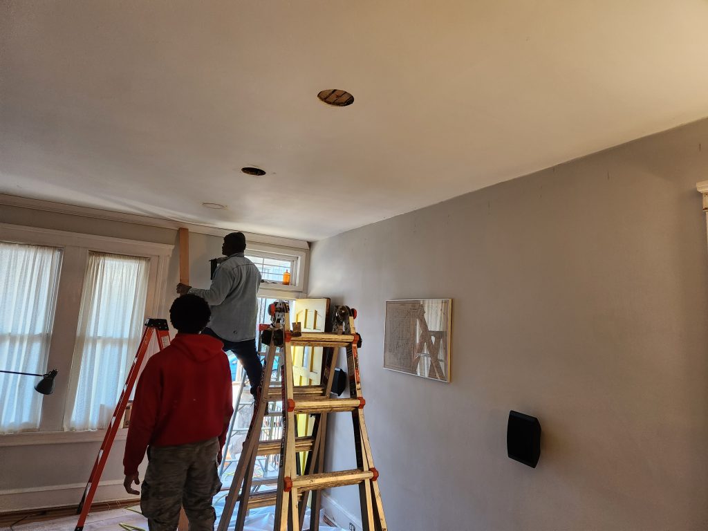 Recessed lights and crown molding